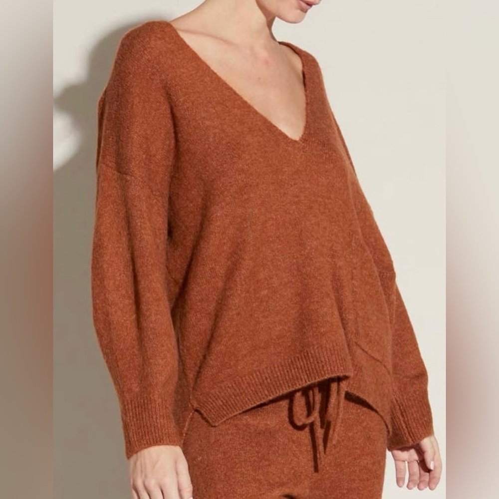 Set: Jogger & Sweater with Pocket - Picture 2 of 15
